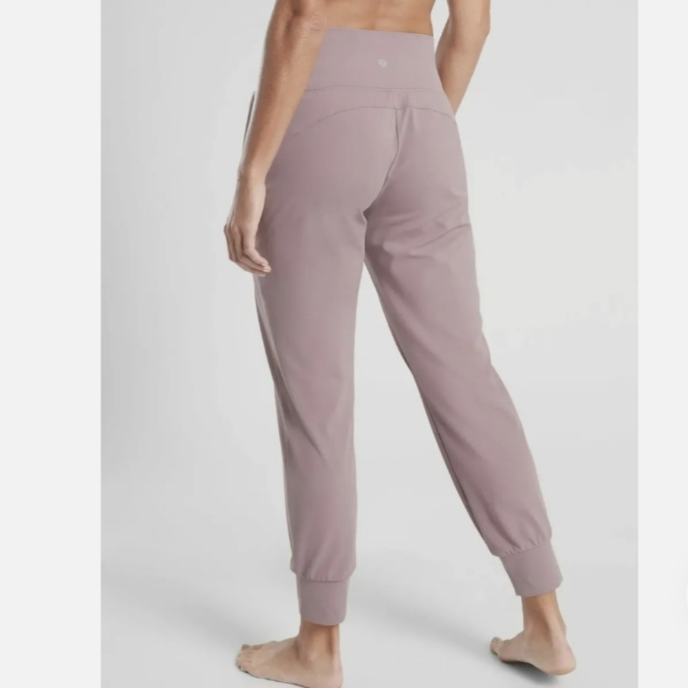 ATHLETA SALUTATION POWERVITA JOGGER xlt